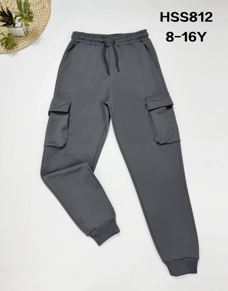 Spodnie dresowe chłopięce. Roz 8-16. 1 Kolor Paczka 5 szt. 1