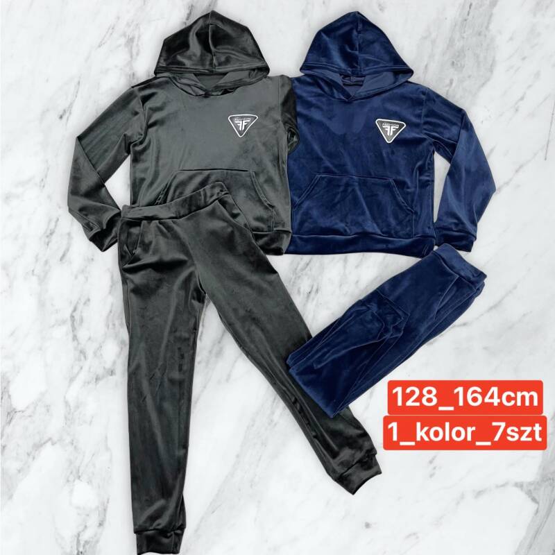 Komplet dziewczęcy. Roz 128-164. 1 kolor Paczka 7 szt .