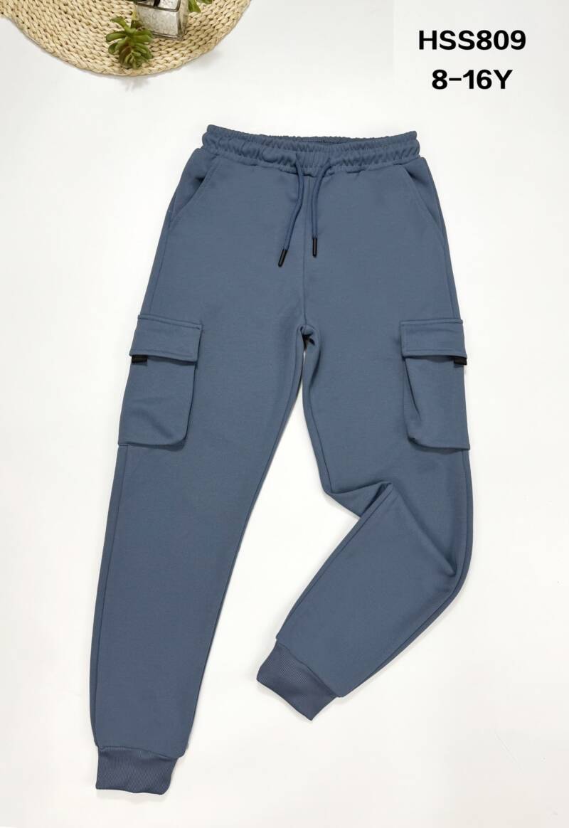 Spodnie dresowe chłopięce. Roz 8-16. 1 Kolor Paczka 5 szt. 1