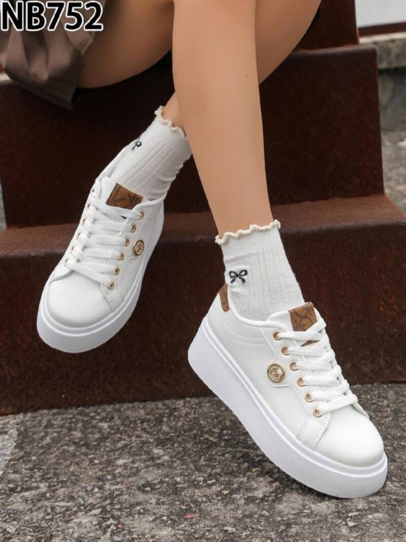 Trampki/Tenisówki Roz 36-41 / 12 par